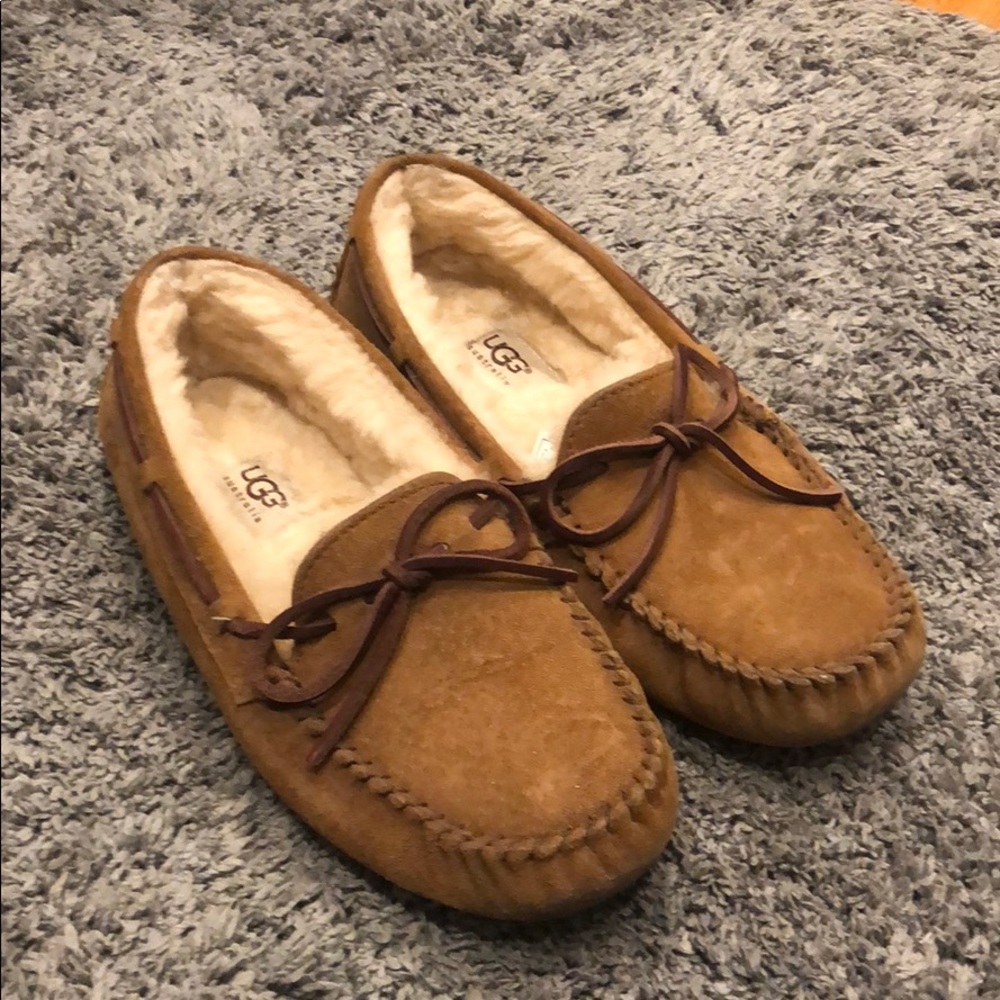Ugg Slippers/moccasins